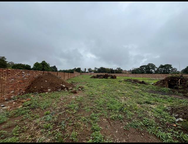4,700M² VACANT LAND FOR SALE IN SELECTION PARK INDUSTRIAL